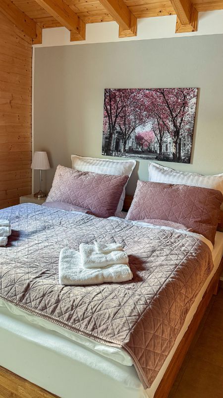 eifelchalet niederehe schlafzimmer
