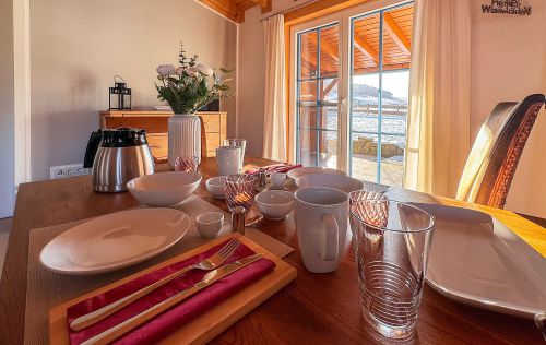 eifelchalet niederehe wohnbereich fruehstueck